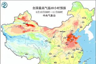 无奈了！马宁第三度判罚点球后，约旦球员鼓掌微笑表达不满